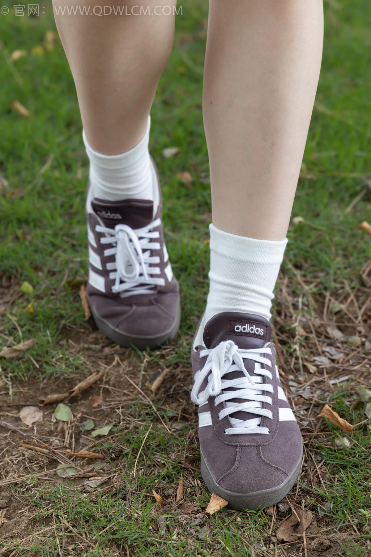 图片[10]-物恋传媒 NO.2393 奶糖-帆布鞋、白棉袜、裸足[96P] – 速更版-美库