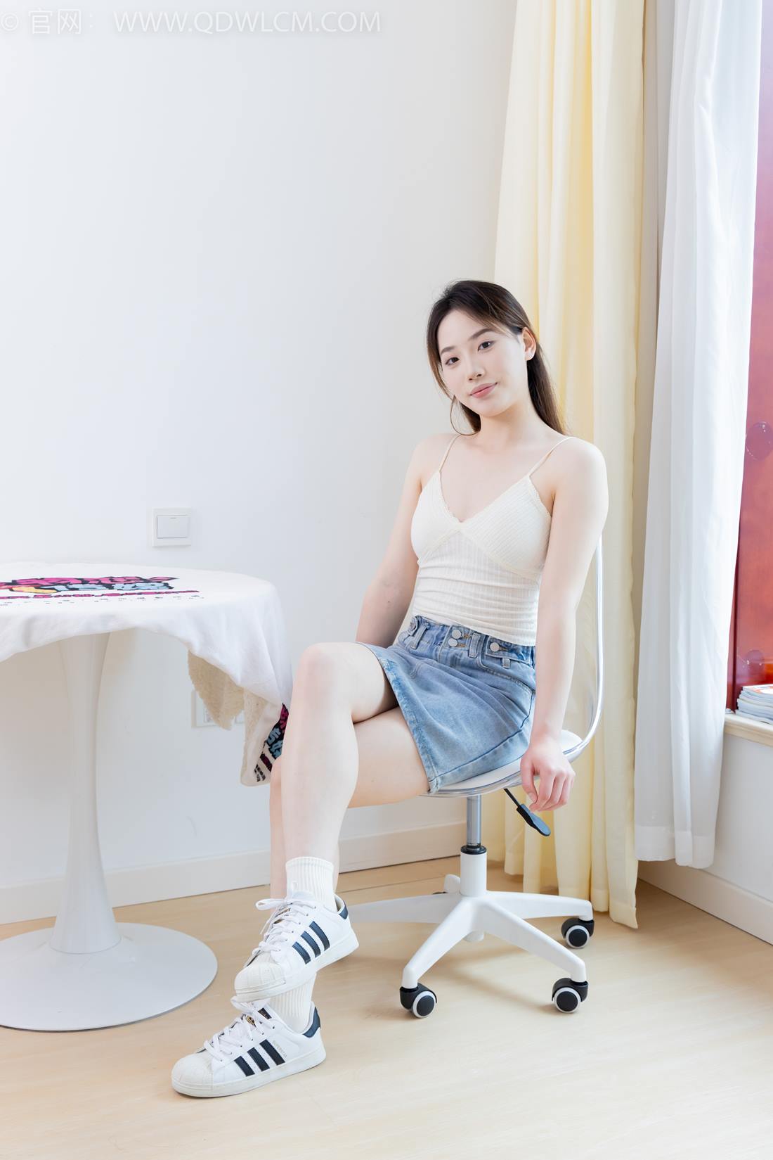 图片[15]-物恋传媒 NO.2395 荔枝-板鞋、白棉袜、裸足[110P] – 速更版-美库