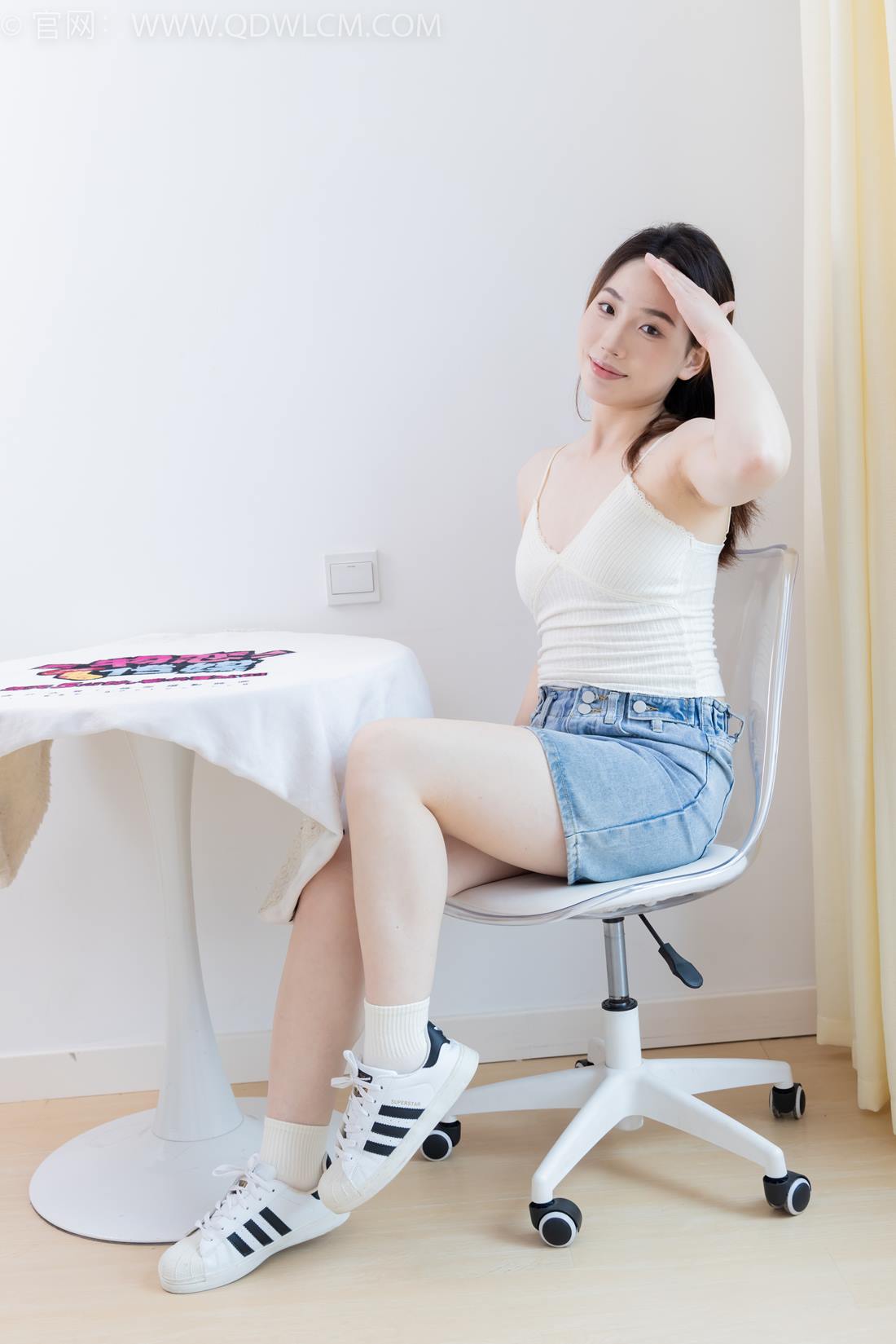 图片[28]-物恋传媒 NO.2395 荔枝-板鞋、白棉袜、裸足[110P] – 速更版-美库