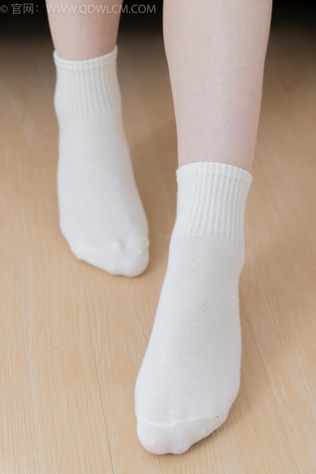 图片[38]-物恋传媒 NO.2395 荔枝-板鞋、白棉袜、裸足[110P] – 速更版-美库