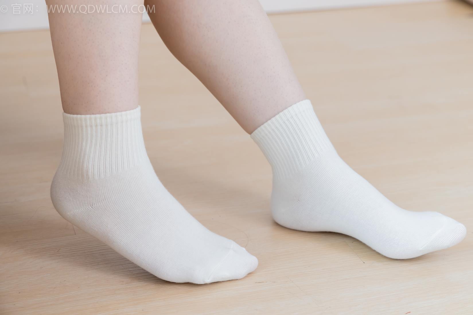 图片[48]-物恋传媒 NO.2395 荔枝-板鞋、白棉袜、裸足[110P] – 速更版-美库
