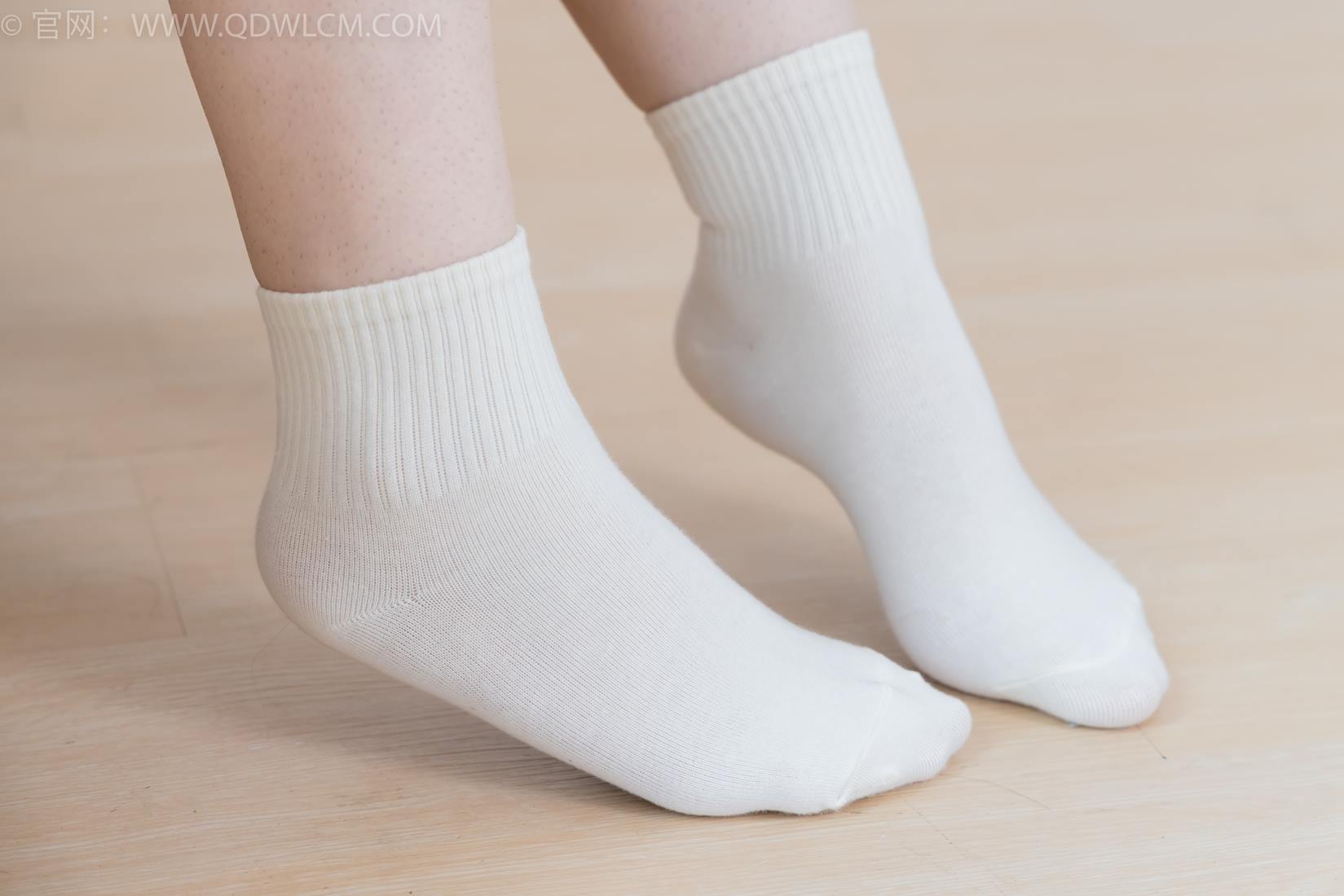 图片[50]-物恋传媒 NO.2395 荔枝-板鞋、白棉袜、裸足[110P] – 速更版-美库