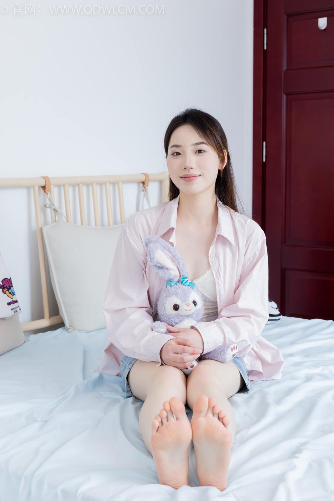 图片[98]-物恋传媒 NO.2395 荔枝-板鞋、白棉袜、裸足[110P] – 速更版-美库