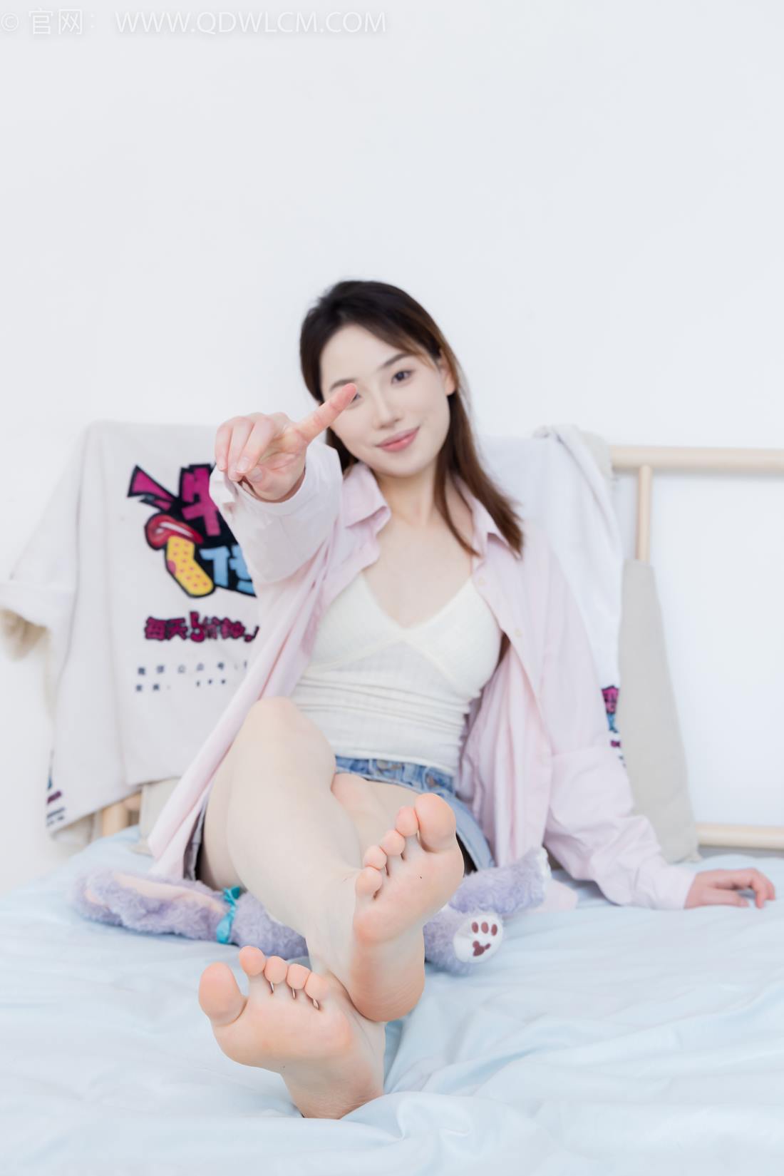 图片[111]-物恋传媒 NO.2395 荔枝-板鞋、白棉袜、裸足[110P] – 速更版-美库