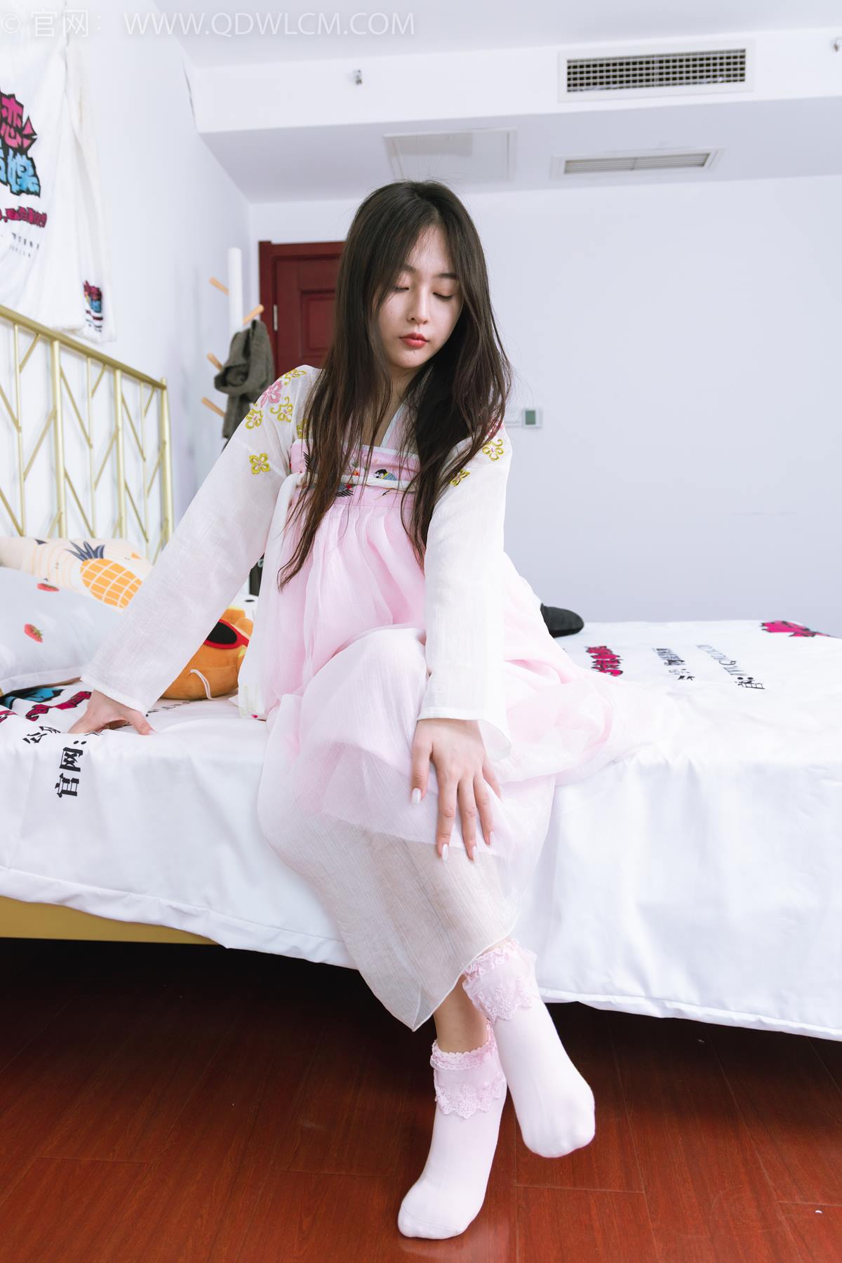 图片[81]-物恋传媒 NO.2397 美兔-汉服、布鞋、粉色棉袜[86P] – 速更版-美库