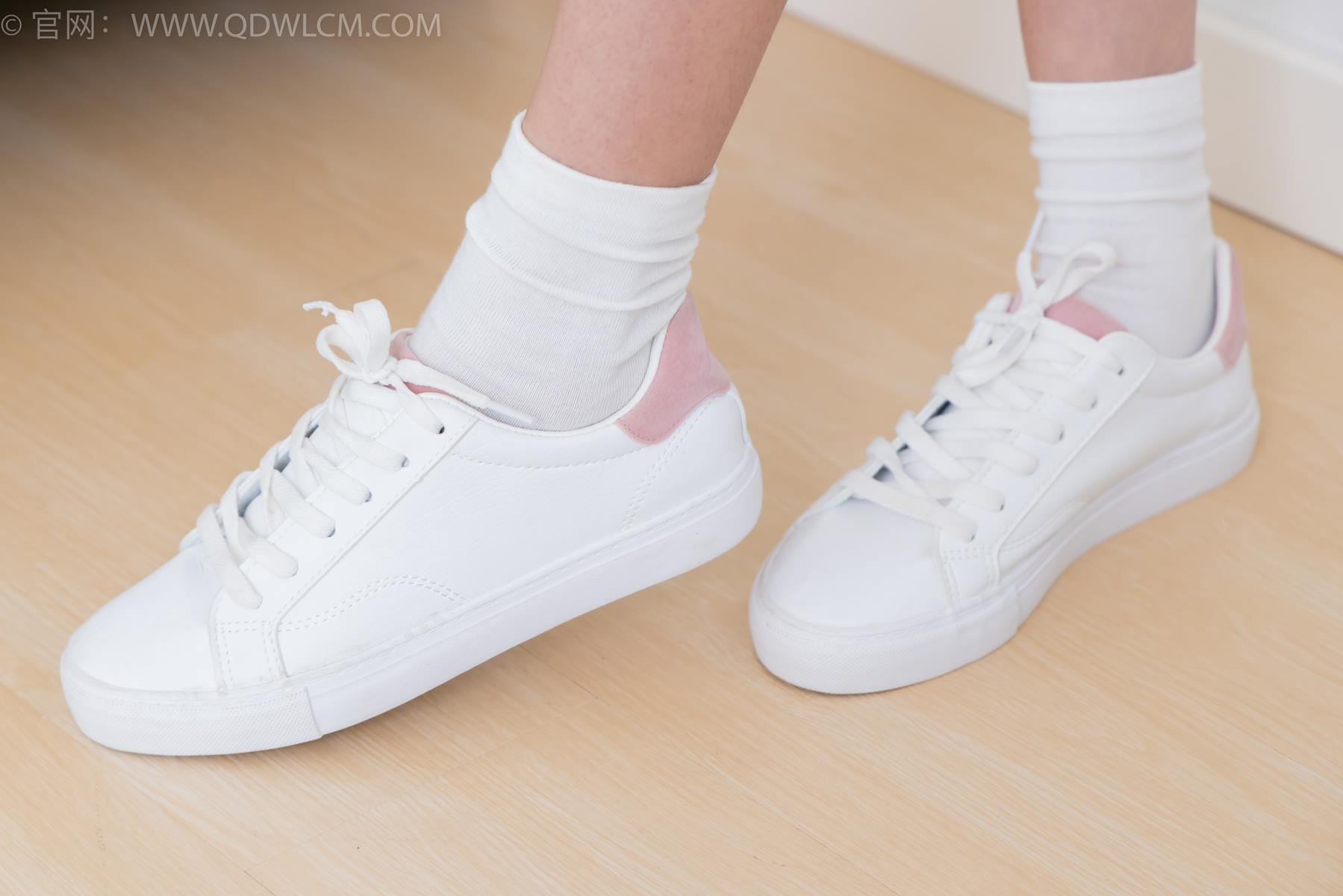 图片[34]-物恋传媒 NO.2399 小夏-板鞋、白棉袜、裸足[111P] – 速更版-美库