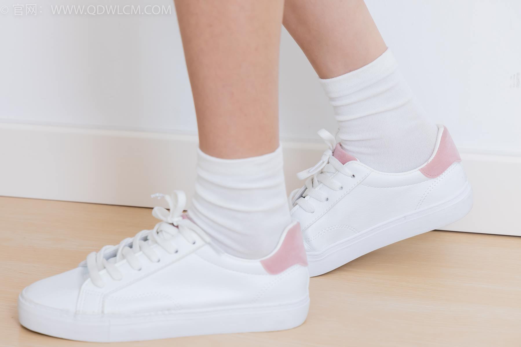 图片[89]-物恋传媒 NO.2399 小夏-板鞋、白棉袜、裸足[111P] – 速更版-美库
