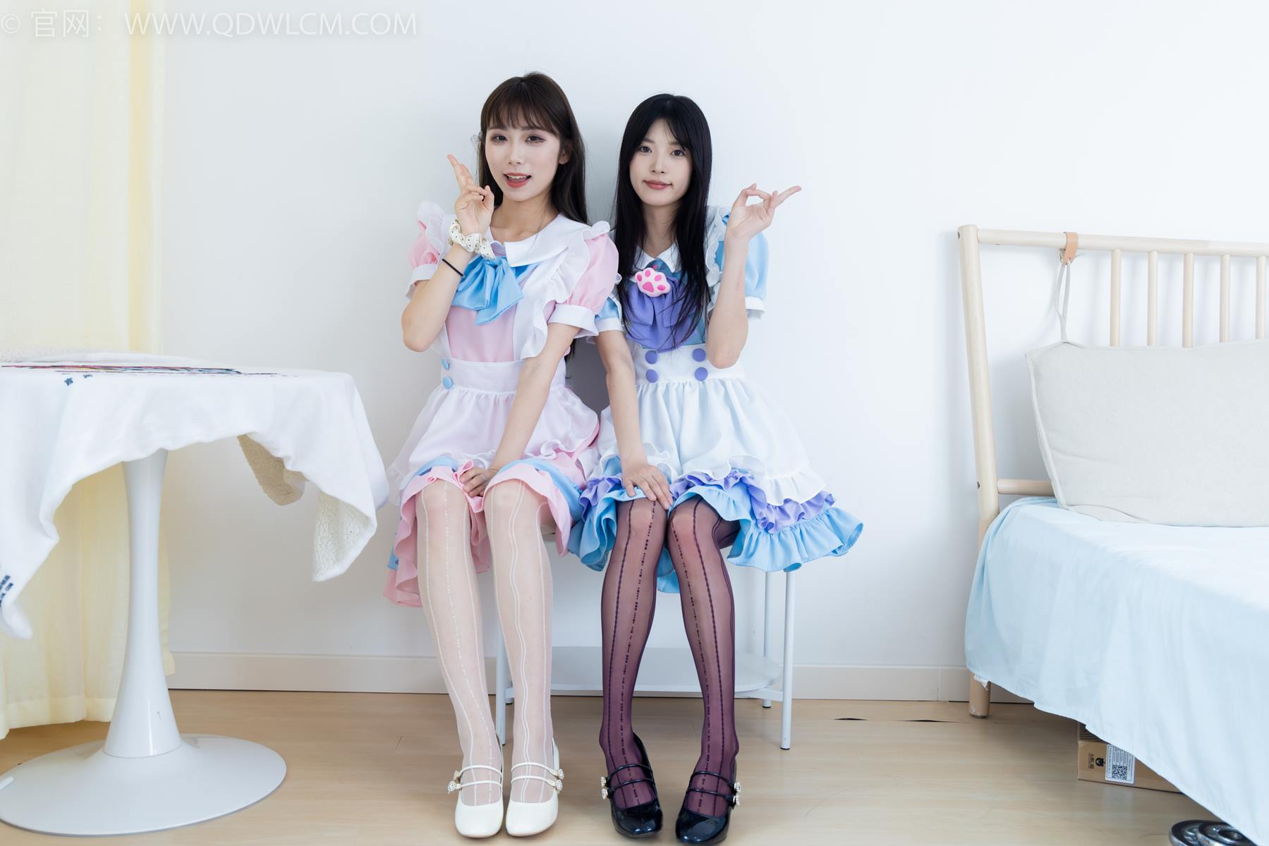 图片[40]-物恋传媒 NO.2400 茯苓&泡泡-高跟鞋、丝袜、互相挠脚心剧情[101P] – 速更版-美库