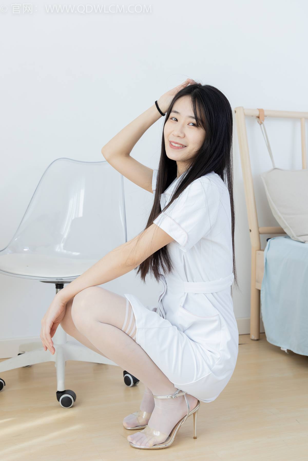 图片[16]-物恋传媒 NO.2401 菜菜-三双高跟鞋、大腿袜、护士服[129P] – 速更版-美库