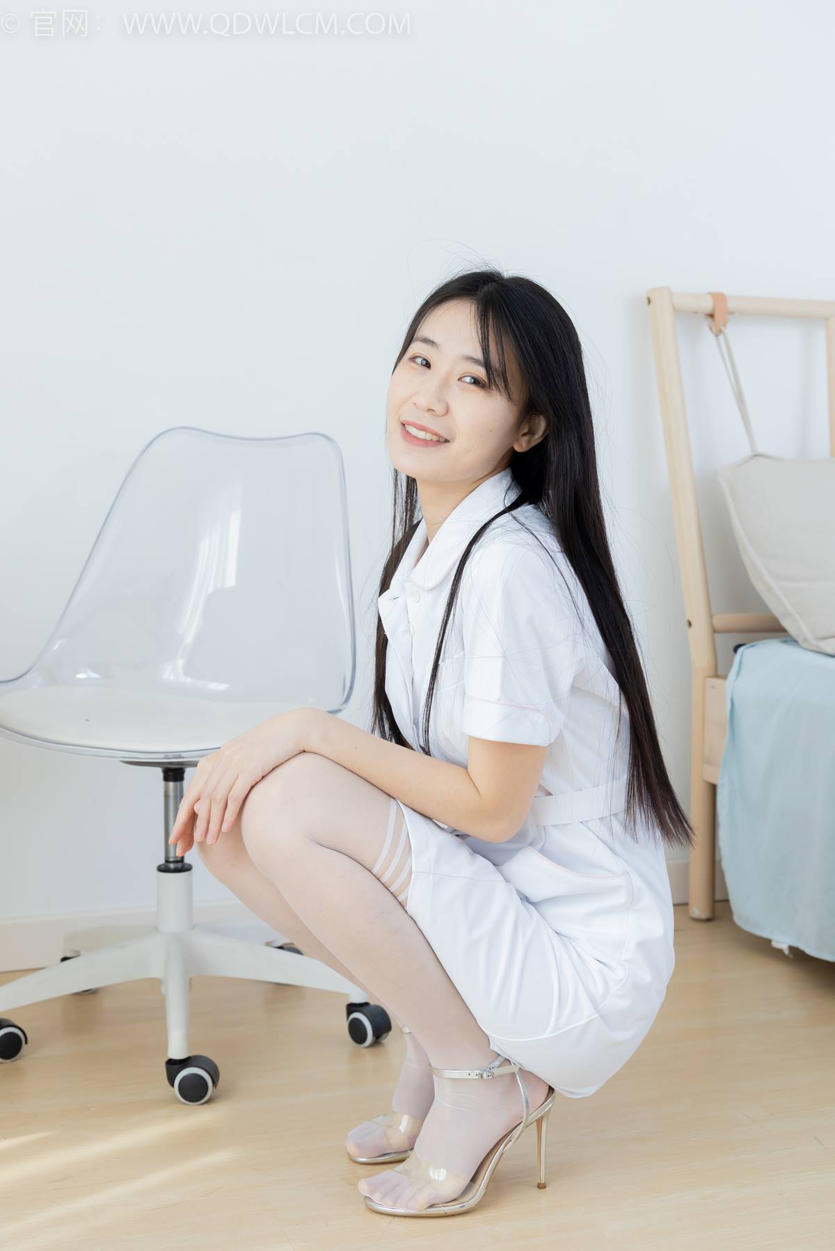 图片[18]-物恋传媒 NO.2401 菜菜-三双高跟鞋、大腿袜、护士服[129P] – 速更版-美库