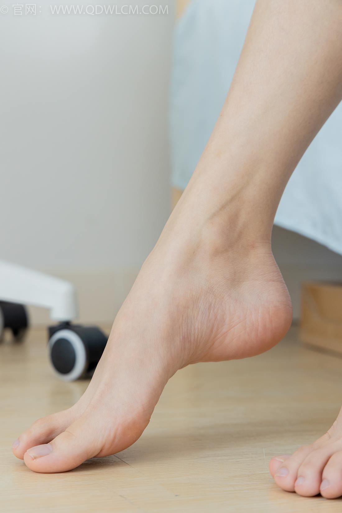 图片[31]-物恋传媒 NO.2402 茯苓-板鞋、白棉袜、裸足[59P] – 速更版-美库