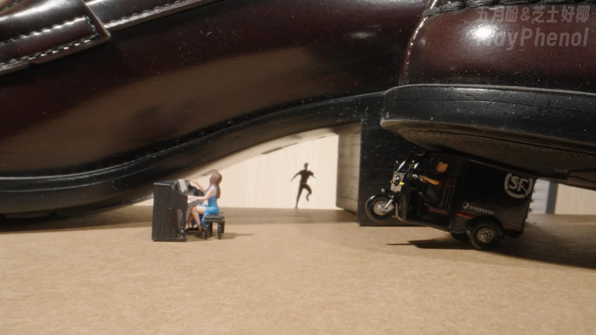 图片[11]-芝士好椰 – 钻进巨大娘的鞋底[30P] – 速更版-美库