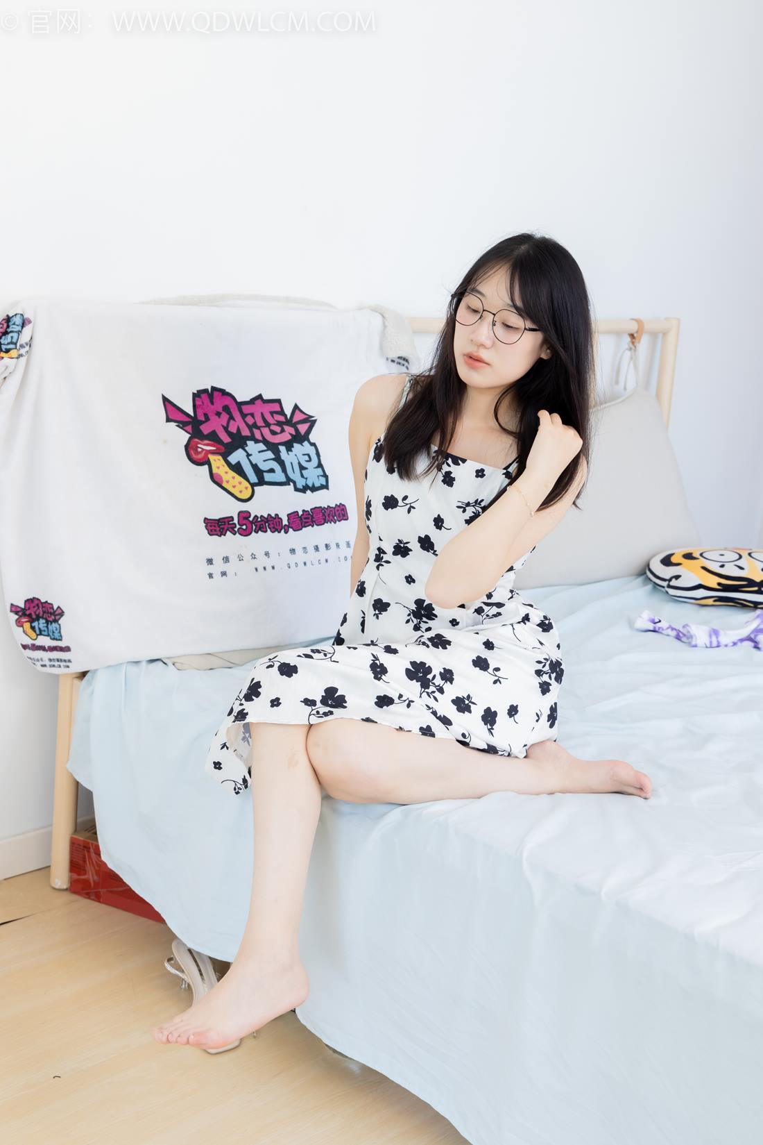 图片[101]-物恋传媒 NO.2403 小椿-帆布鞋、白紫棉袜、裸足[120P] – 速更版-美库