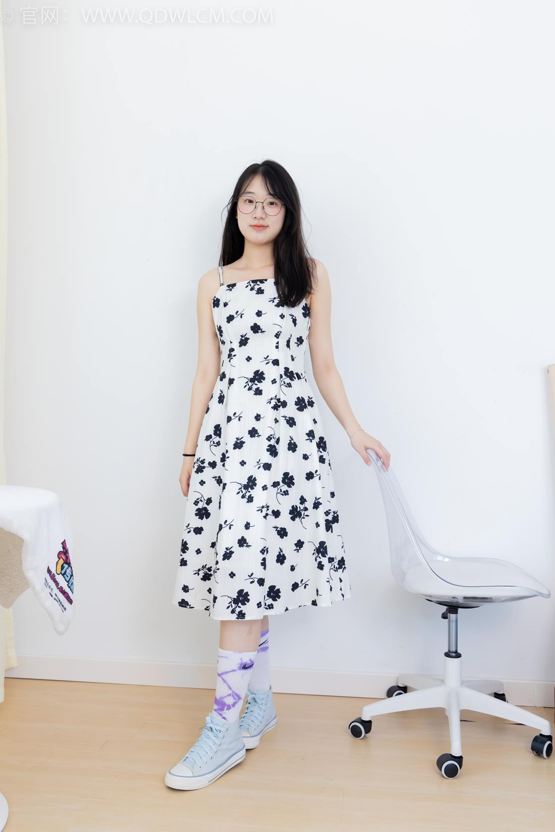 图片[106]-物恋传媒 NO.2403 小椿-帆布鞋、白紫棉袜、裸足[120P] – 速更版-美库