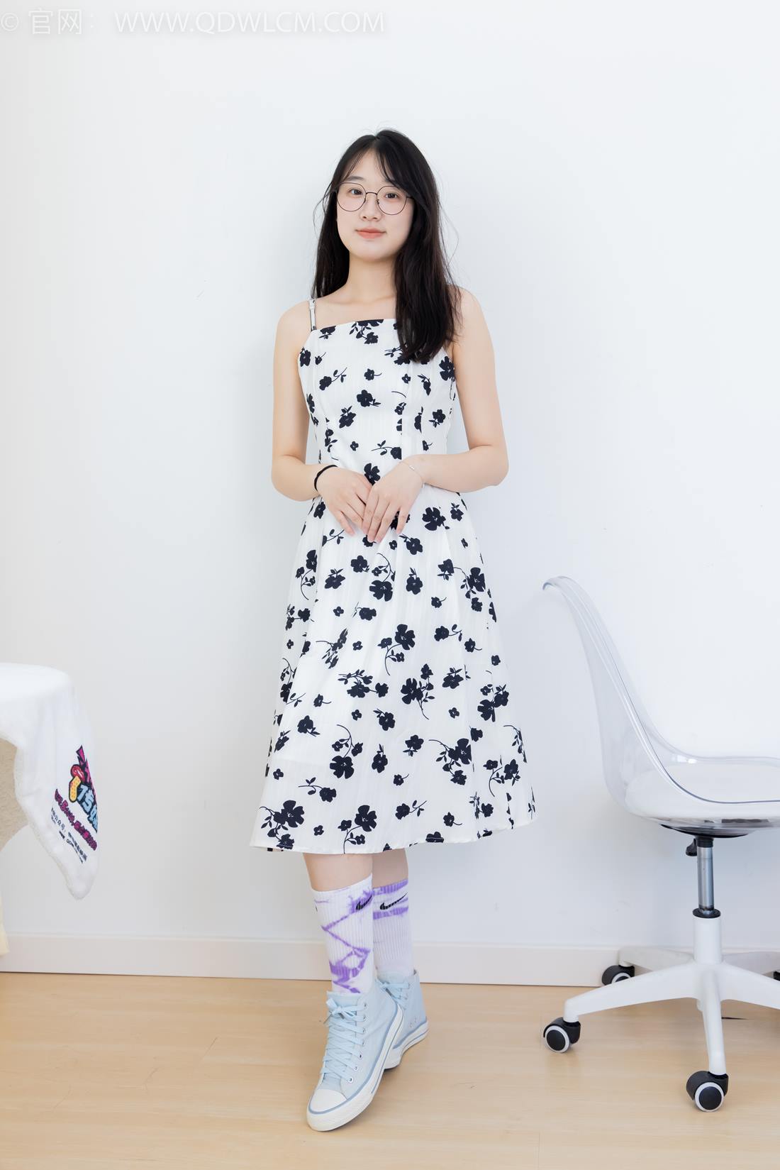 图片[107]-物恋传媒 NO.2403 小椿-帆布鞋、白紫棉袜、裸足[120P] – 速更版-美库