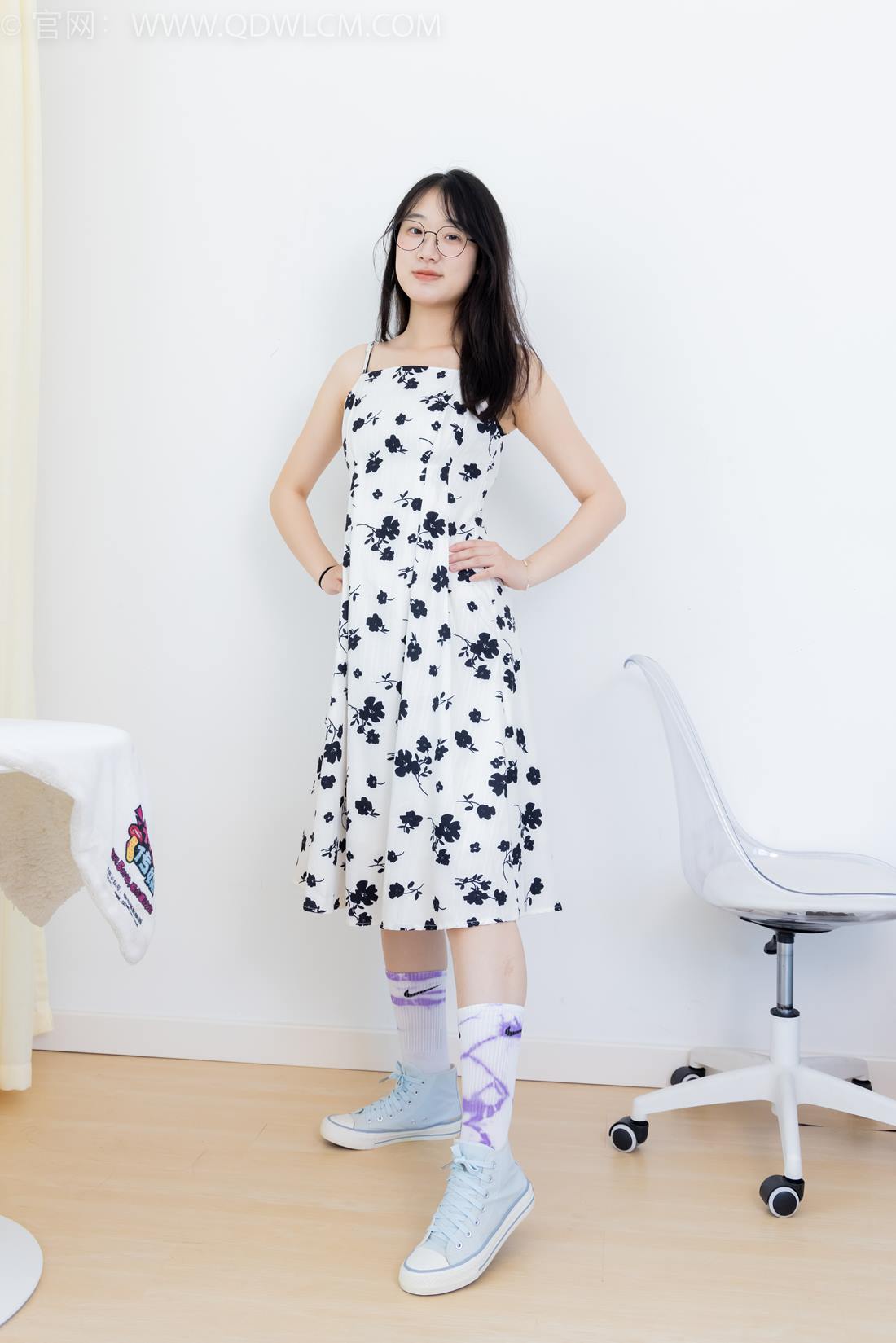 图片[110]-物恋传媒 NO.2403 小椿-帆布鞋、白紫棉袜、裸足[120P] – 速更版-美库