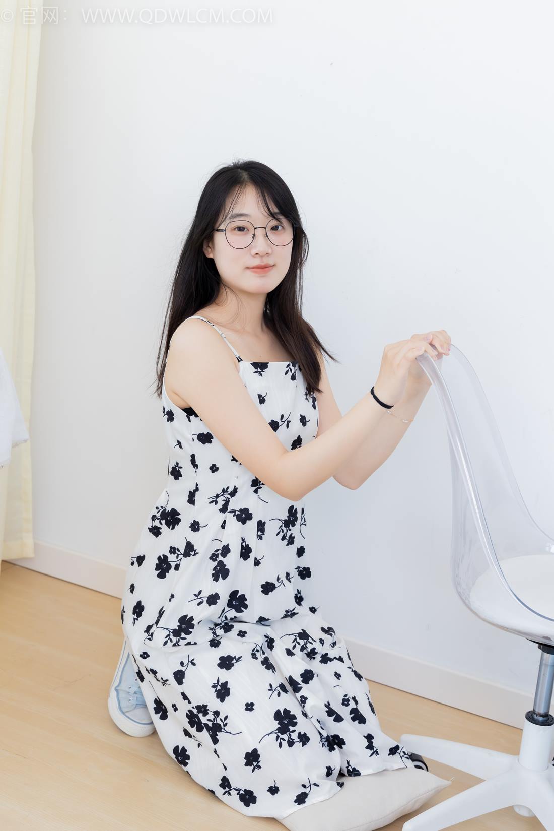 图片[112]-物恋传媒 NO.2403 小椿-帆布鞋、白紫棉袜、裸足[120P] – 速更版-美库