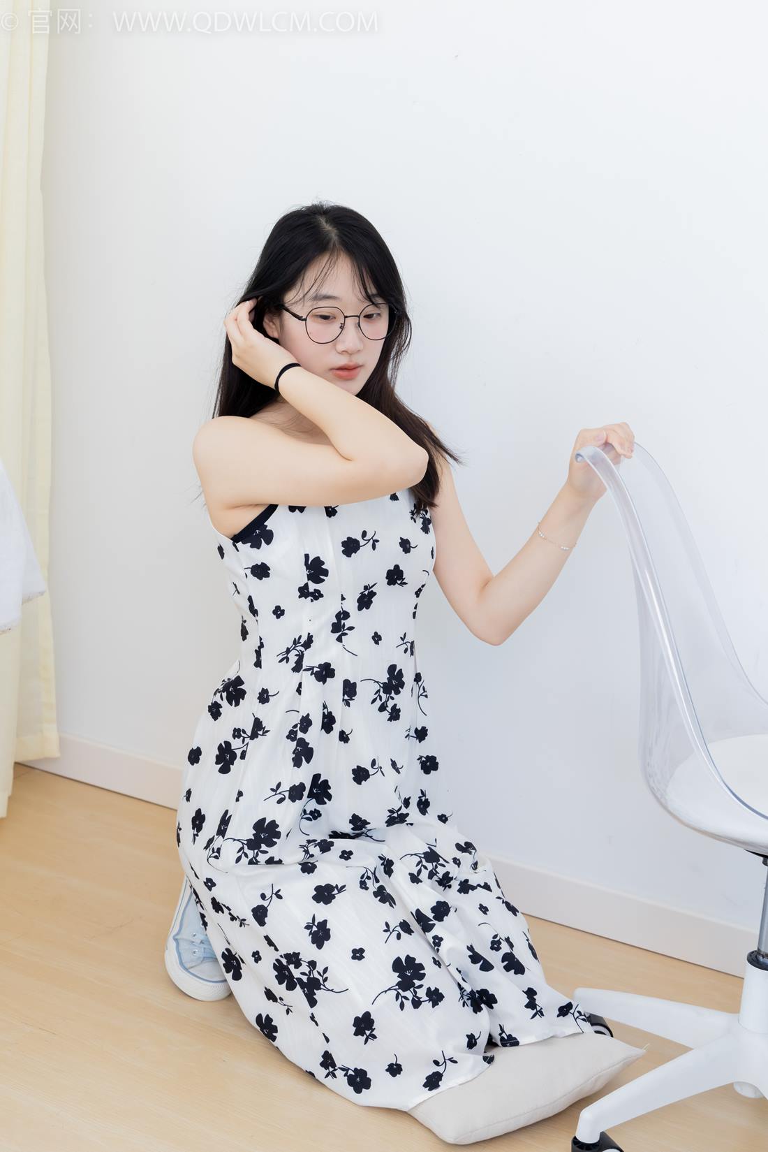 图片[113]-物恋传媒 NO.2403 小椿-帆布鞋、白紫棉袜、裸足[120P] – 速更版-美库