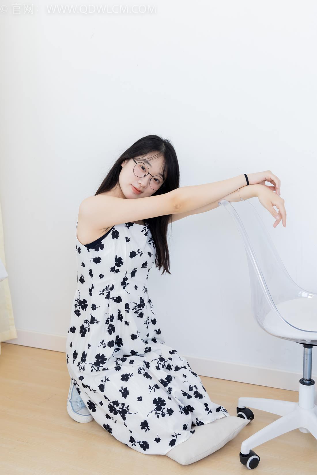 图片[114]-物恋传媒 NO.2403 小椿-帆布鞋、白紫棉袜、裸足[120P] – 速更版-美库