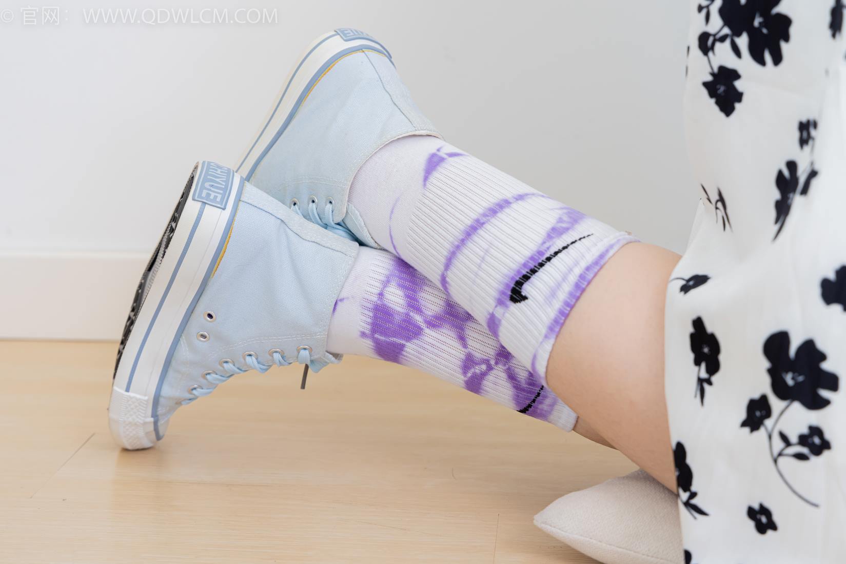 图片[117]-物恋传媒 NO.2403 小椿-帆布鞋、白紫棉袜、裸足[120P] – 速更版-美库