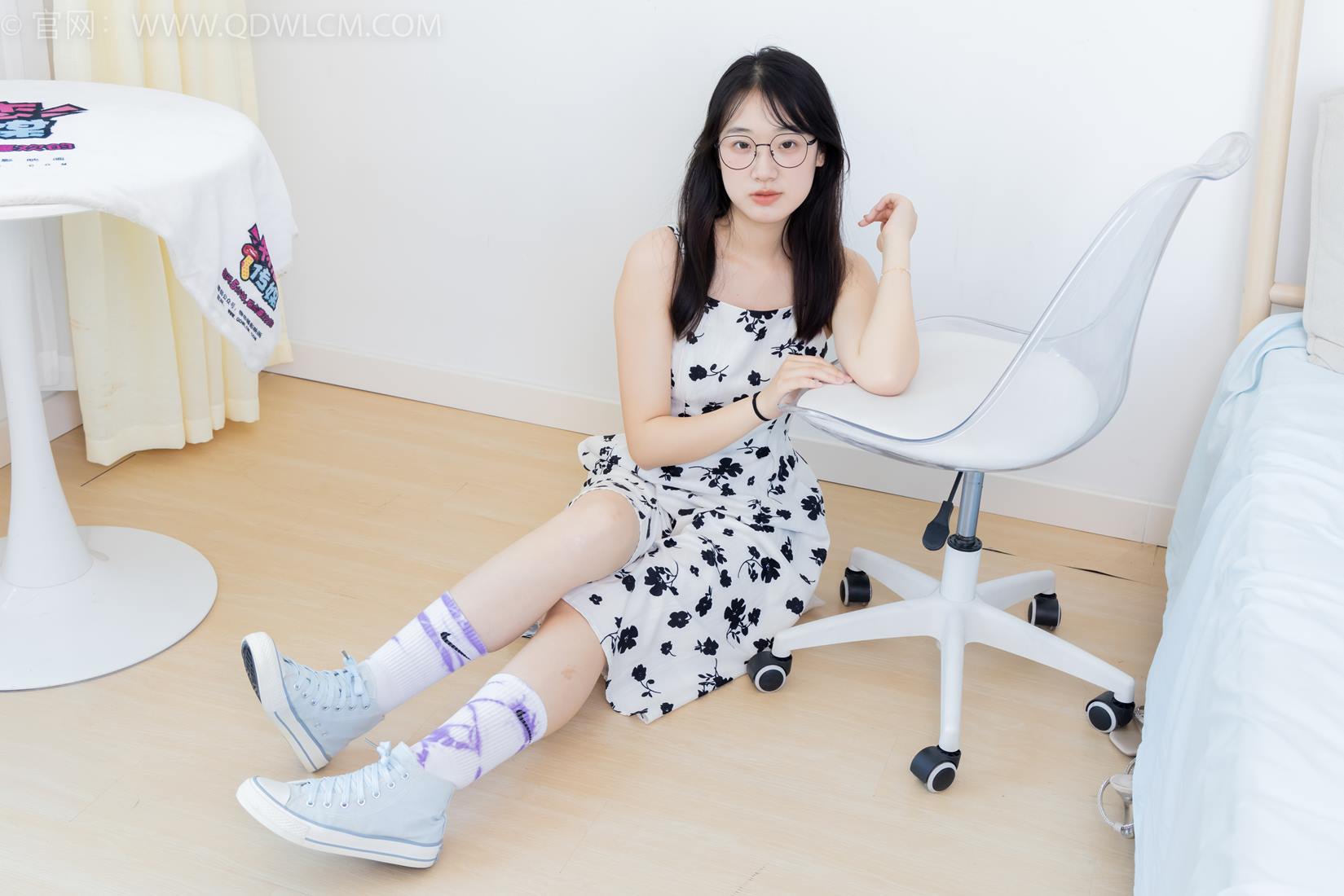 图片[119]-物恋传媒 NO.2403 小椿-帆布鞋、白紫棉袜、裸足[120P] – 速更版-美库