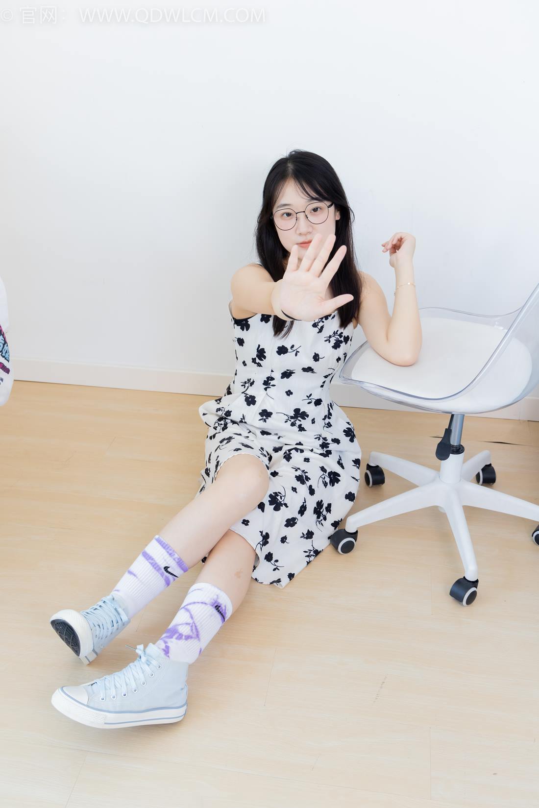 图片[120]-物恋传媒 NO.2403 小椿-帆布鞋、白紫棉袜、裸足[120P] – 速更版-美库