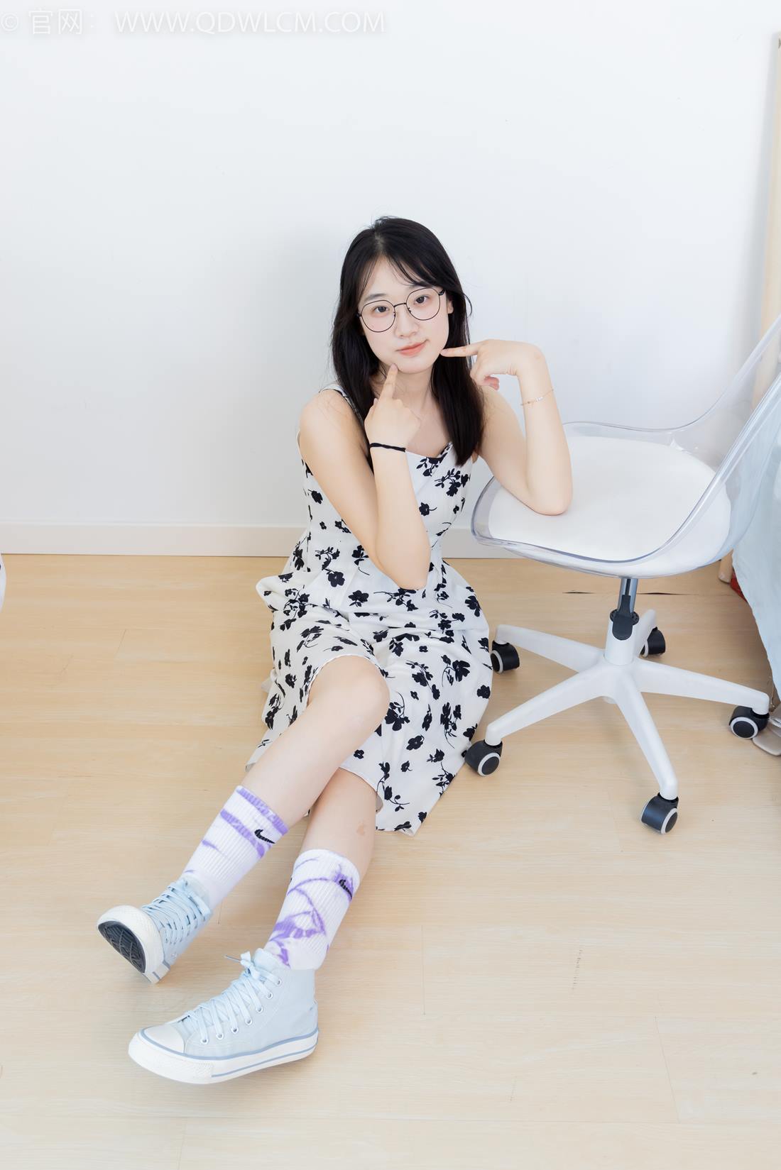 图片[121]-物恋传媒 NO.2403 小椿-帆布鞋、白紫棉袜、裸足[120P] – 速更版-美库