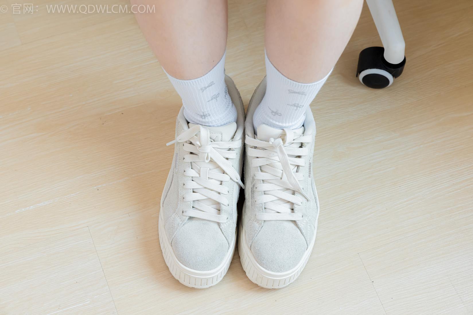 图片[37]-物恋传媒 NO.2404 橙子-帆布鞋、白棉袜、裸足[155P] – 速更版-美库