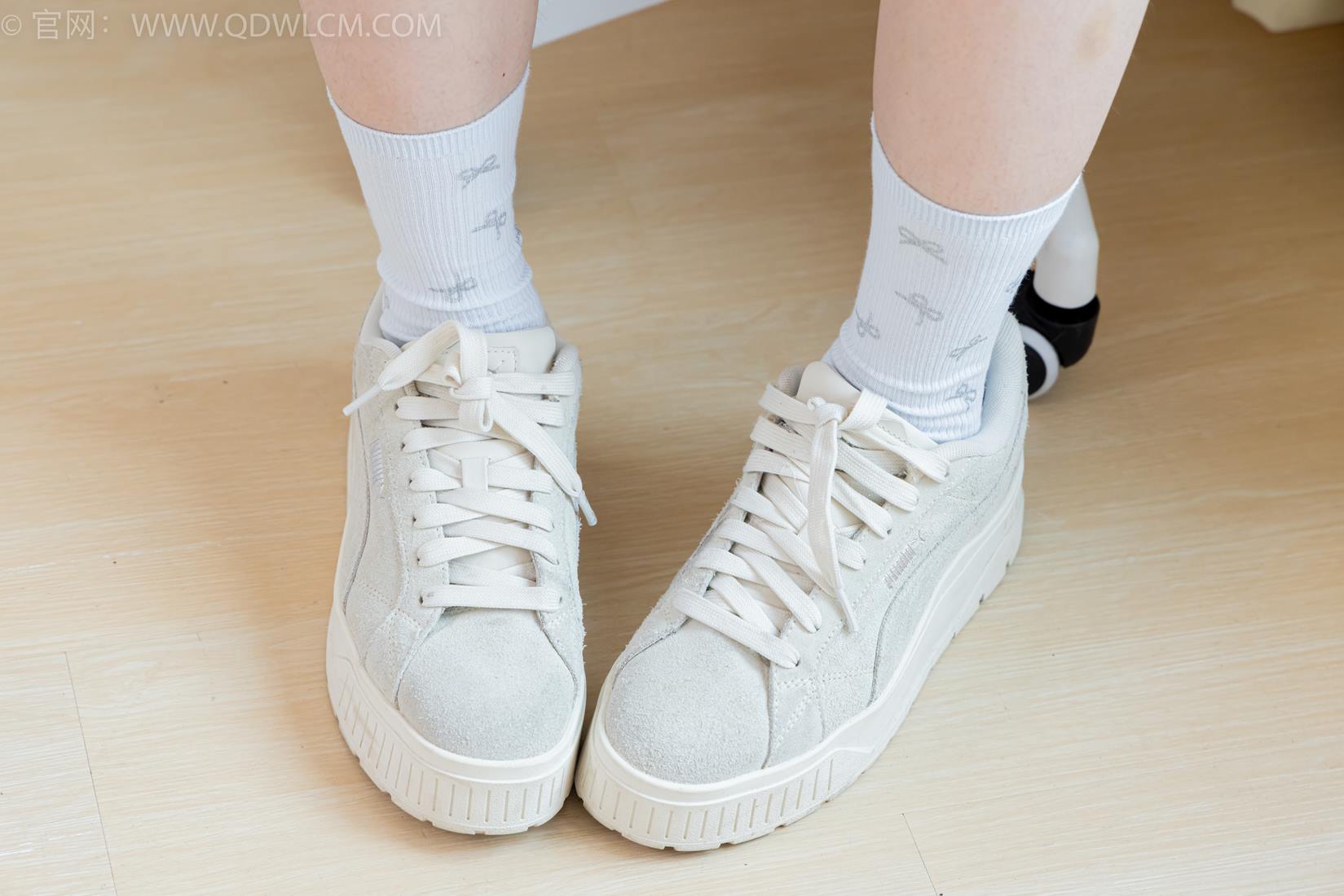 图片[38]-物恋传媒 NO.2404 橙子-帆布鞋、白棉袜、裸足[155P] – 速更版-美库
