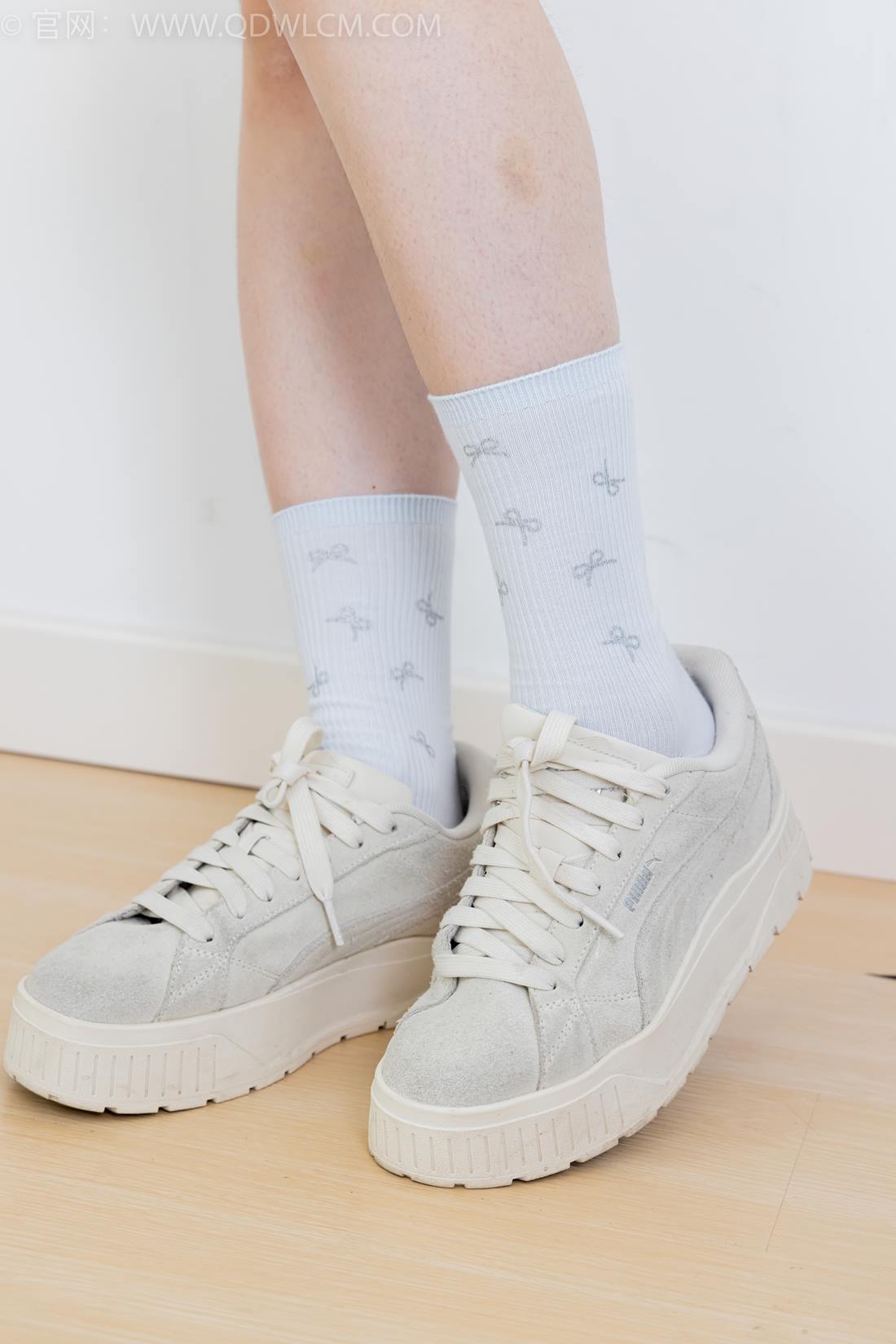 图片[153]-物恋传媒 NO.2404 橙子-帆布鞋、白棉袜、裸足[155P] – 速更版-美库