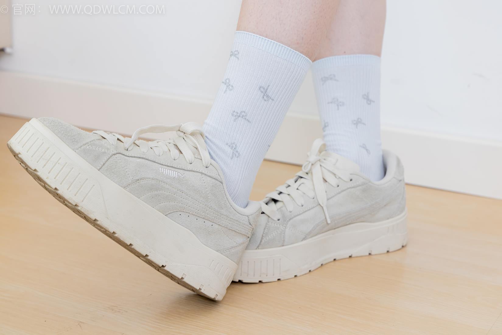 图片[154]-物恋传媒 NO.2404 橙子-帆布鞋、白棉袜、裸足[155P] – 速更版-美库