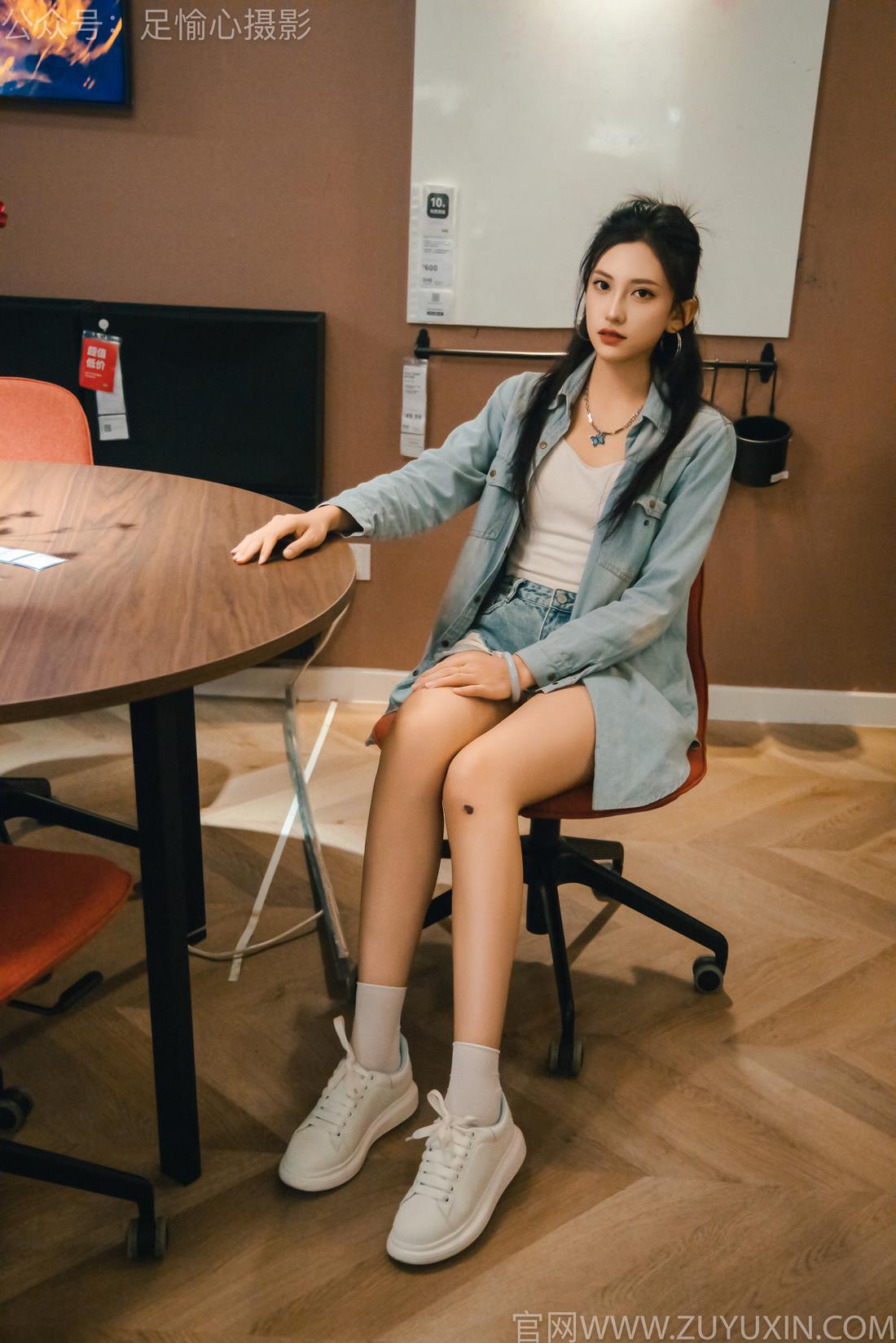 图片[11]-足愉心 NO.001 可乐（搭配：白T、牛仔短裤、板鞋、白棉袜、裸足）[96P] – 速更版-美库