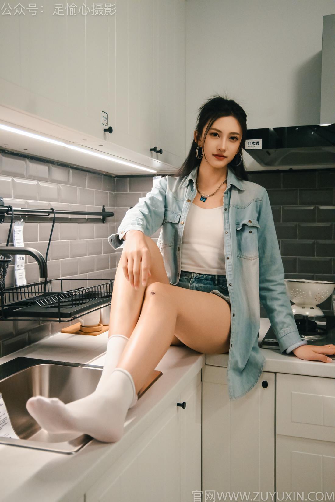 图片[27]-足愉心 NO.001 可乐（搭配：白T、牛仔短裤、板鞋、白棉袜、裸足）[96P] – 速更版-美库