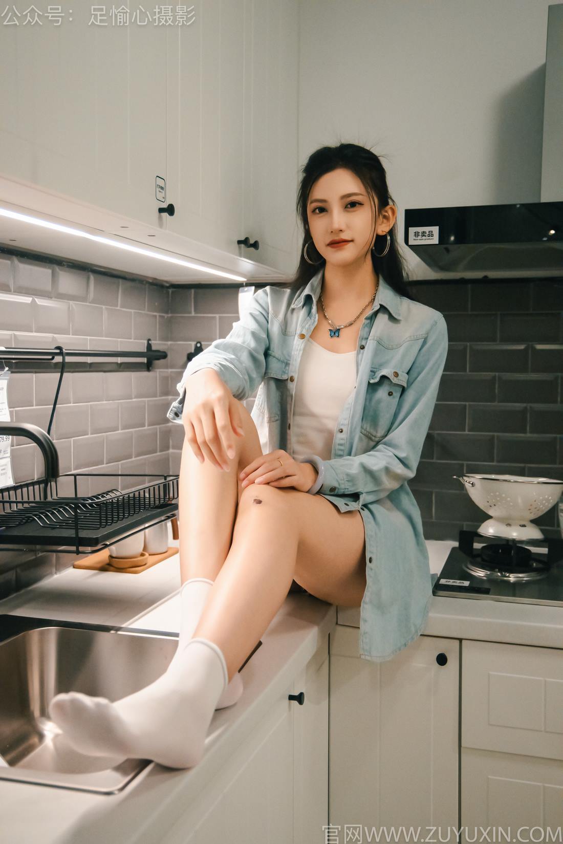 图片[30]-足愉心 NO.001 可乐（搭配：白T、牛仔短裤、板鞋、白棉袜、裸足）[96P] – 速更版-美库