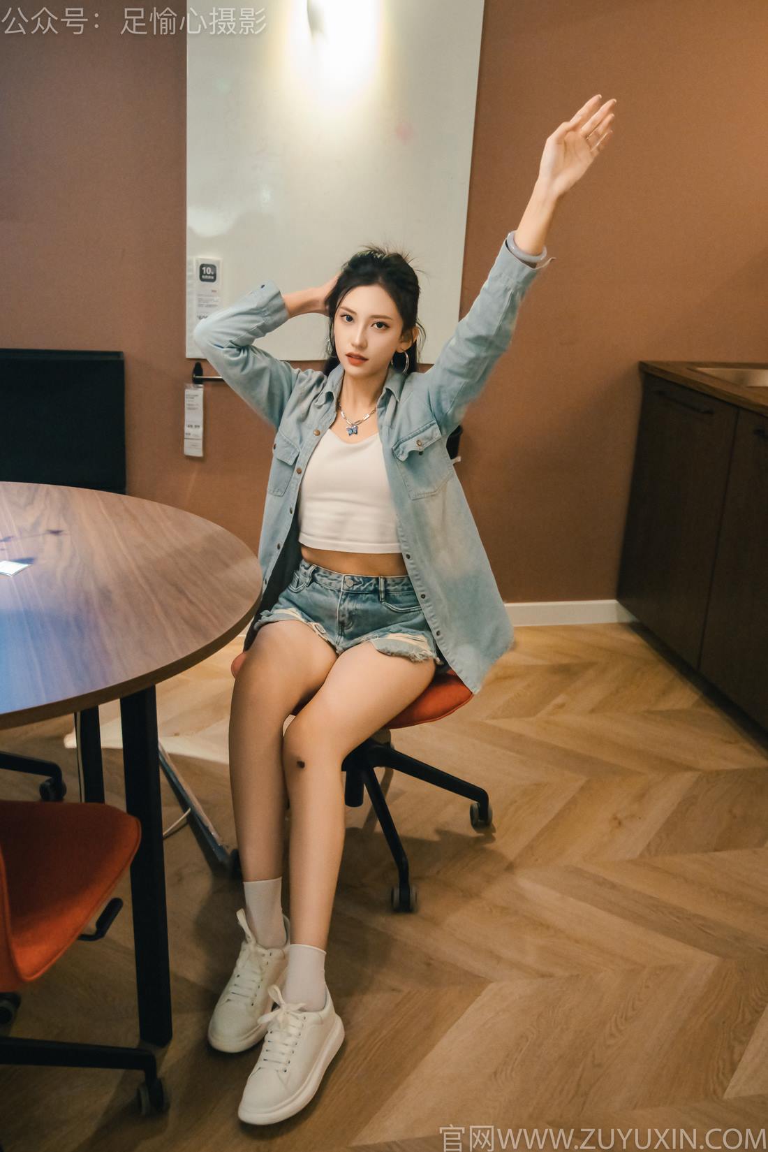 图片[37]-足愉心 NO.001 可乐（搭配：白T、牛仔短裤、板鞋、白棉袜、裸足）[96P] – 速更版-美库