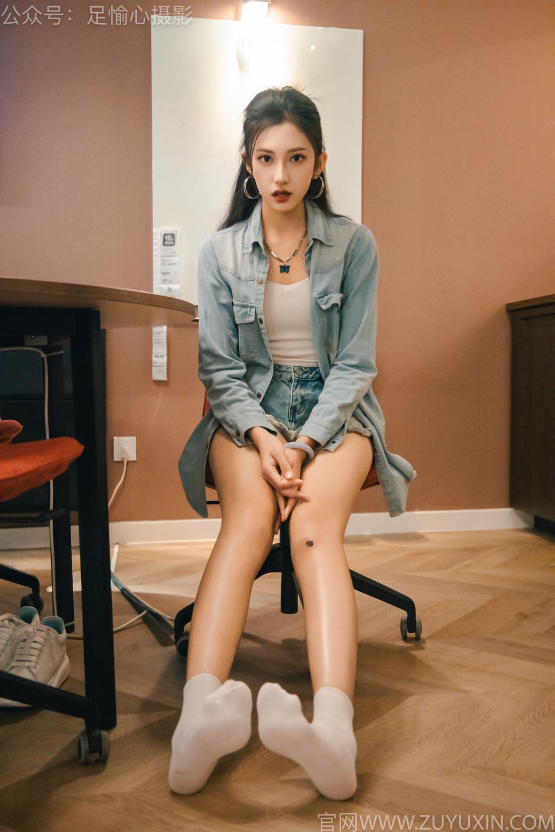 图片[41]-足愉心 NO.001 可乐（搭配：白T、牛仔短裤、板鞋、白棉袜、裸足）[96P] – 速更版-美库