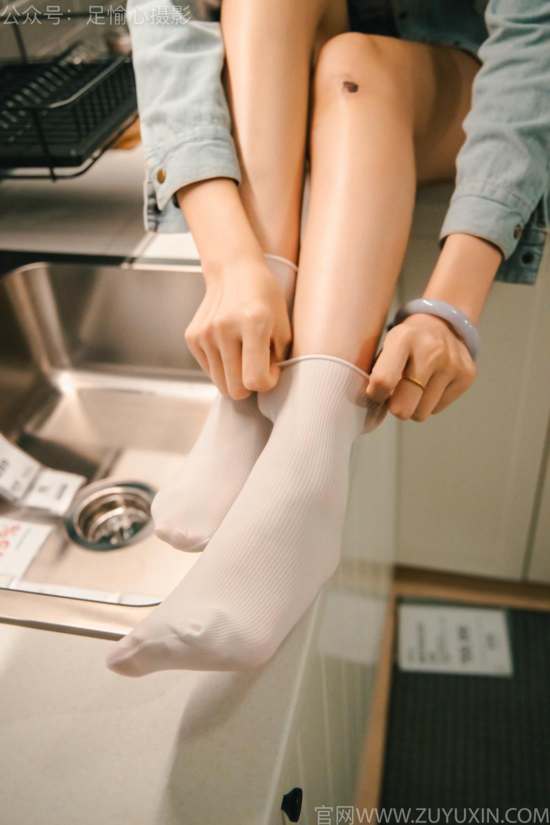 图片[59]-足愉心 NO.001 可乐（搭配：白T、牛仔短裤、板鞋、白棉袜、裸足）[96P] – 速更版-美库
