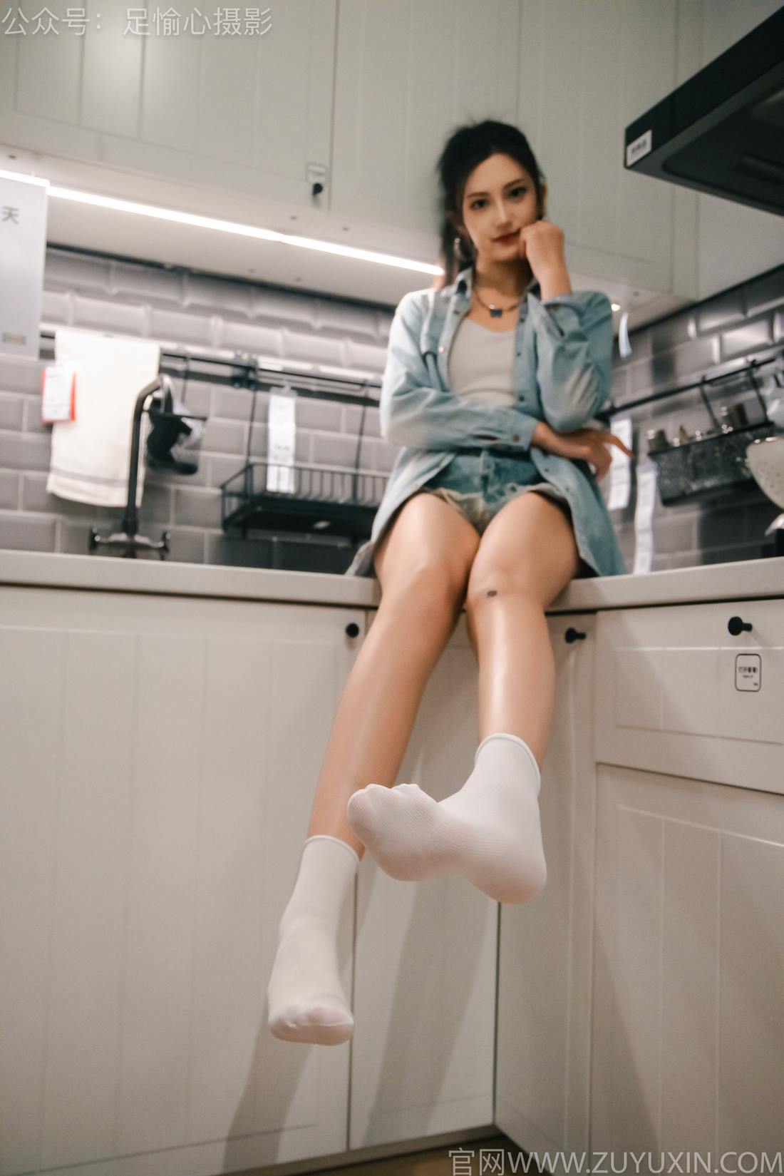 图片[69]-足愉心 NO.001 可乐（搭配：白T、牛仔短裤、板鞋、白棉袜、裸足）[96P] – 速更版-美库