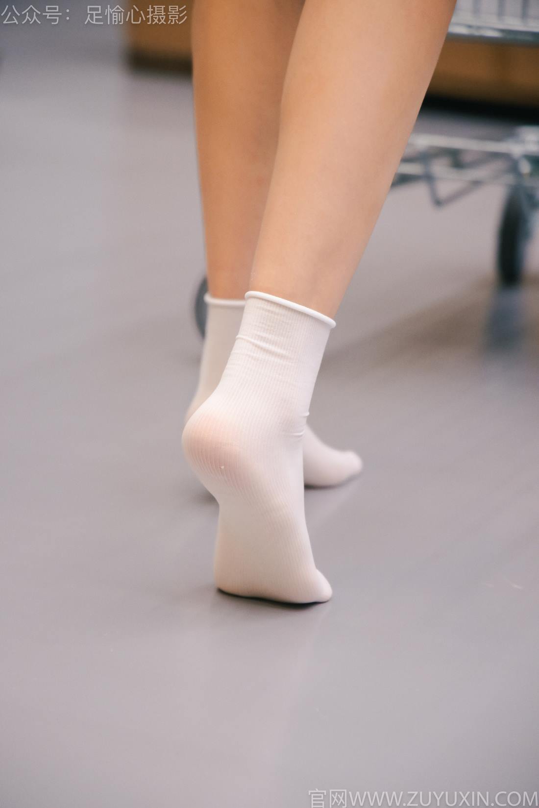 图片[85]-足愉心 NO.001 可乐（搭配：白T、牛仔短裤、板鞋、白棉袜、裸足）[96P] – 速更版-美库