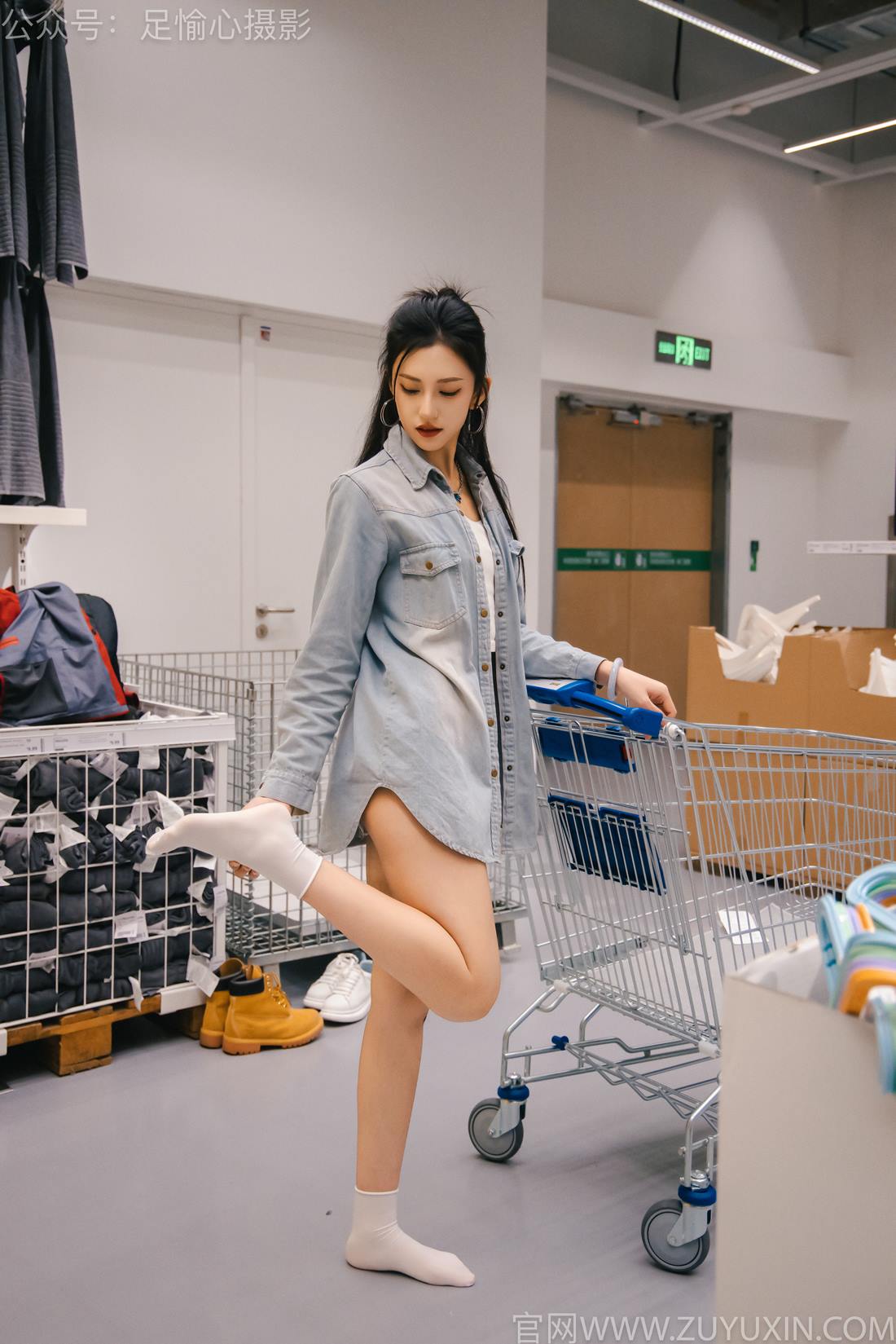 图片[93]-足愉心 NO.001 可乐（搭配：白T、牛仔短裤、板鞋、白棉袜、裸足）[96P] – 速更版-美库