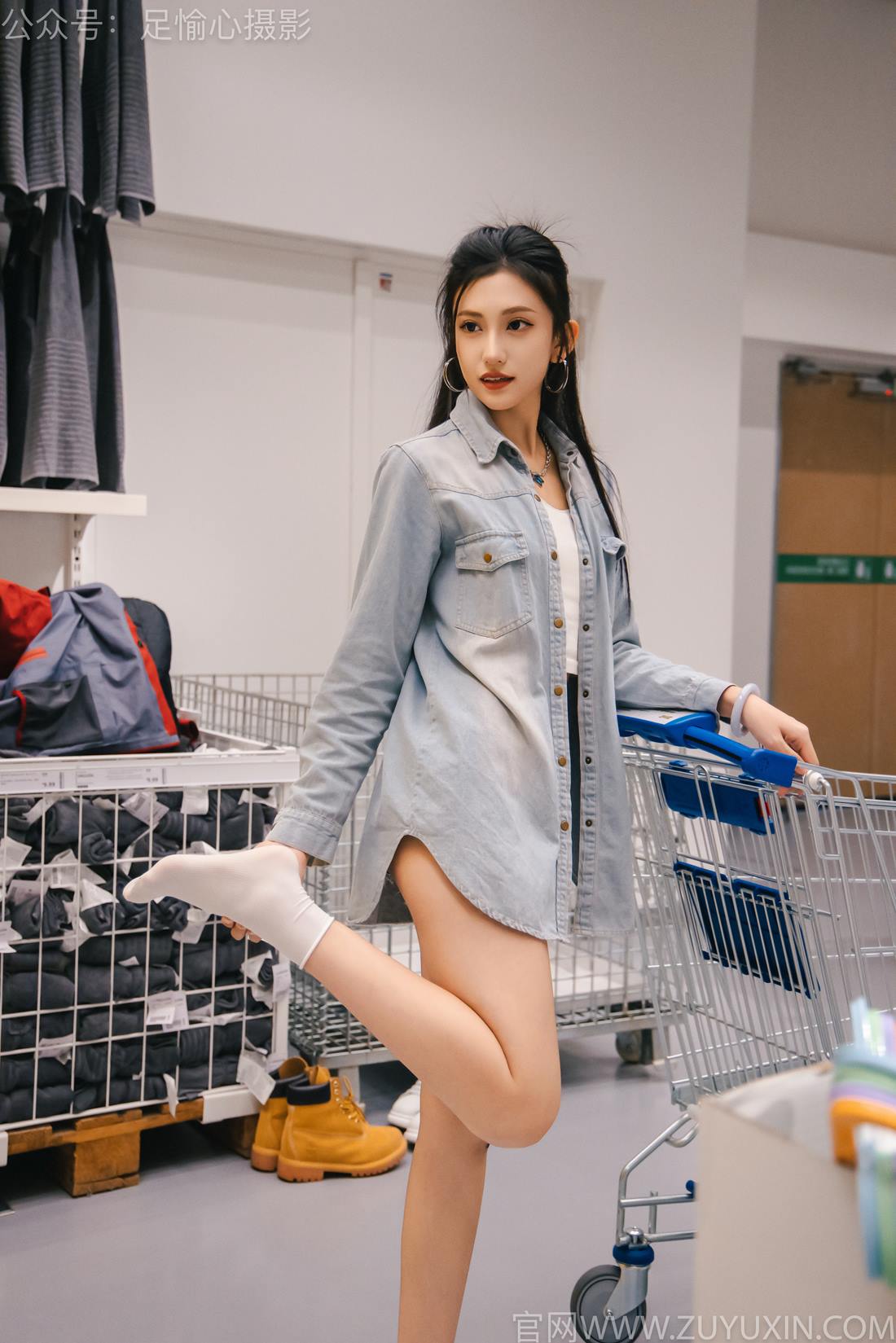 图片[95]-足愉心 NO.001 可乐（搭配：白T、牛仔短裤、板鞋、白棉袜、裸足）[96P] – 速更版-美库