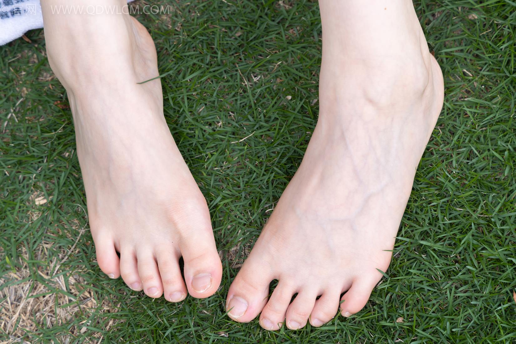 图片[11]-物恋传媒 NO.2407 奶糖-帆布鞋、自然穿脏白棉袜、裸足[116P] – 速更版-美库