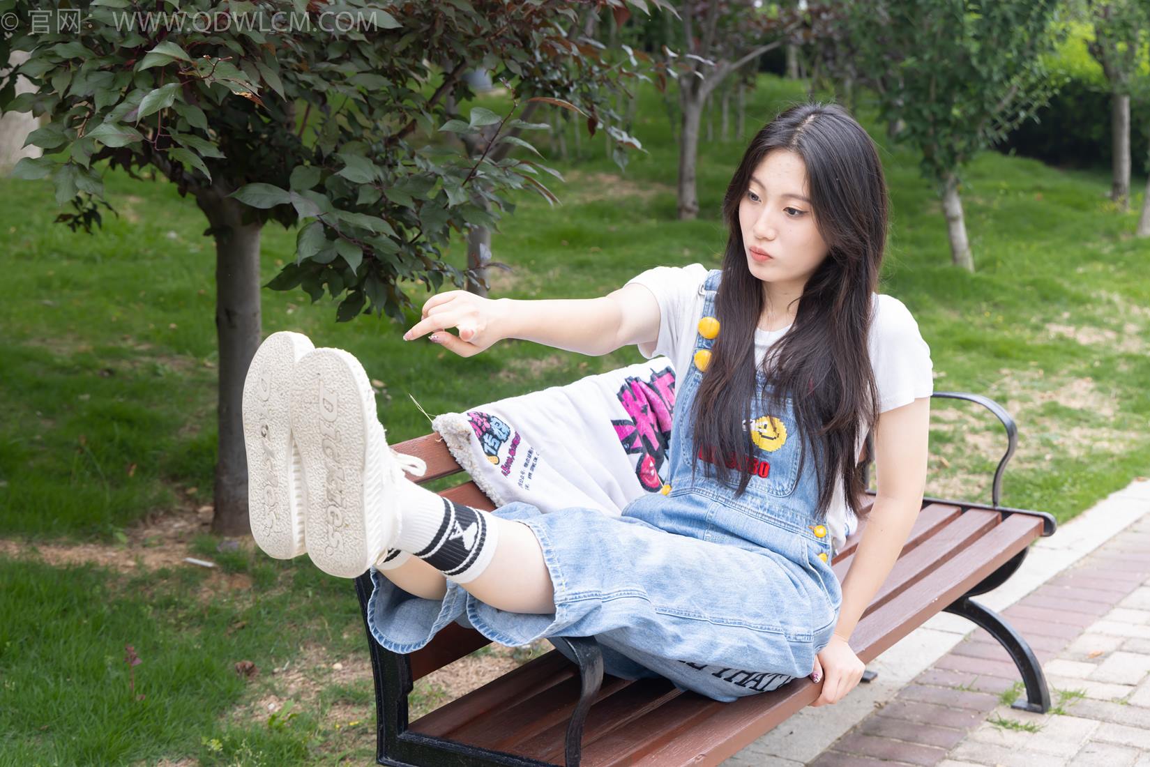 图片[35]-物恋传媒 NO.2407 奶糖-帆布鞋、自然穿脏白棉袜、裸足[116P] – 速更版-美库