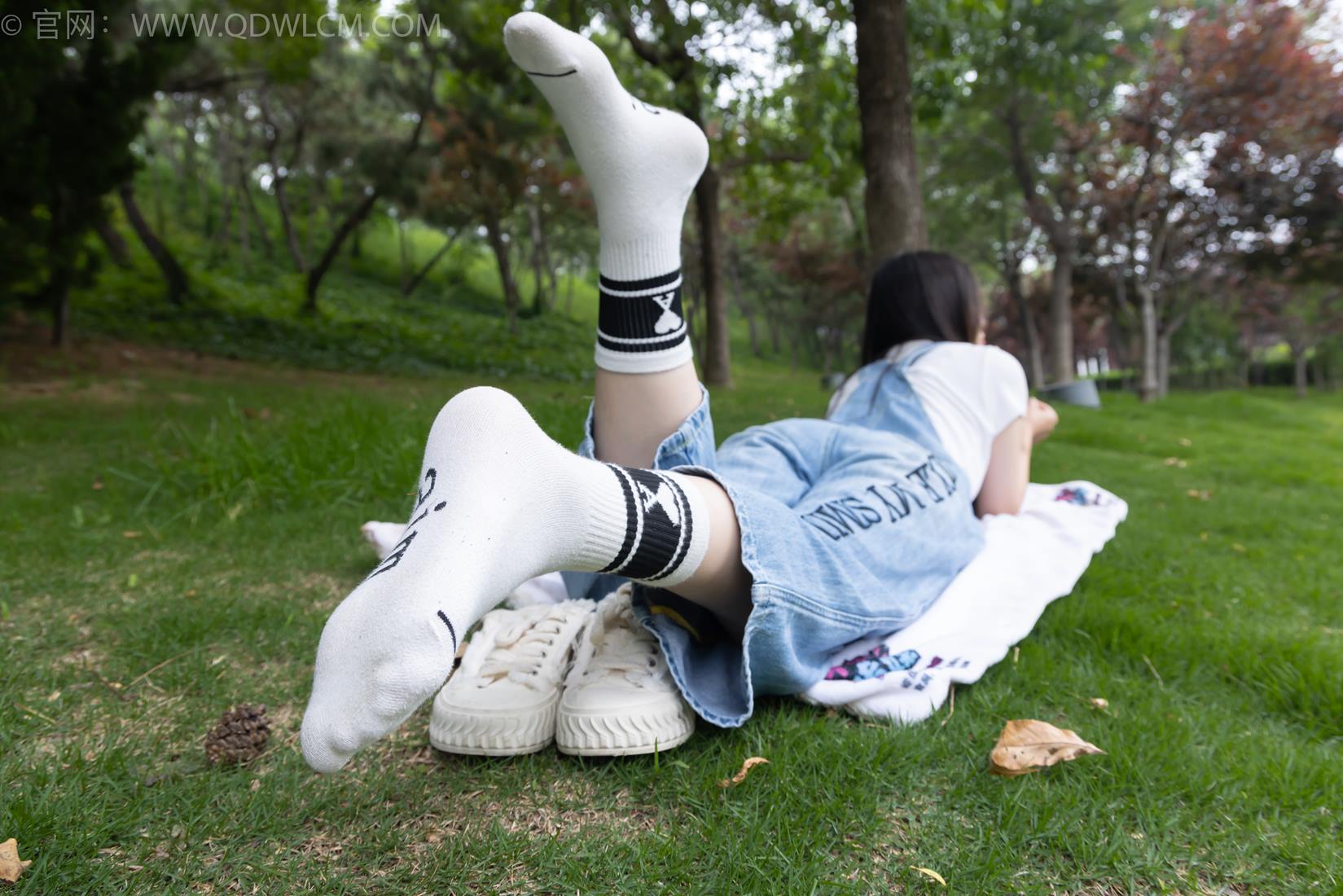 图片[51]-物恋传媒 NO.2407 奶糖-帆布鞋、自然穿脏白棉袜、裸足[116P] – 速更版-美库