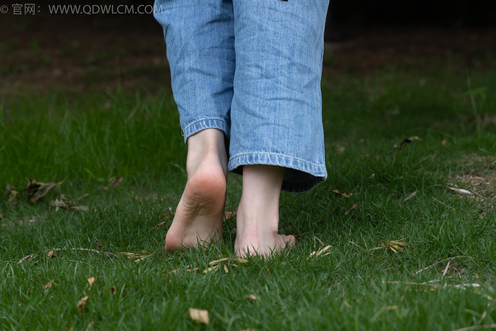 图片[56]-物恋传媒 NO.2407 奶糖-帆布鞋、自然穿脏白棉袜、裸足[116P] – 速更版-美库