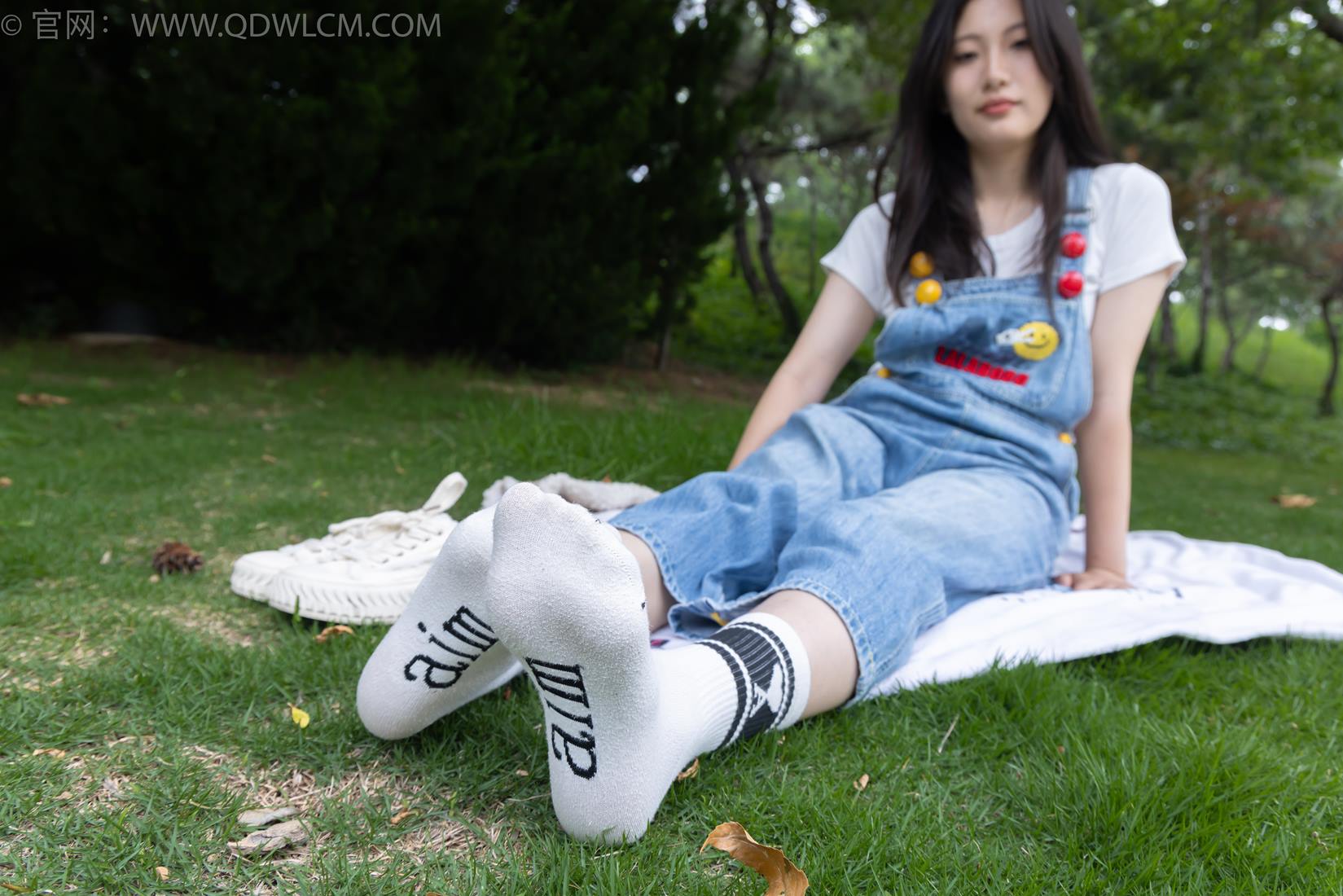 图片[59]-物恋传媒 NO.2407 奶糖-帆布鞋、自然穿脏白棉袜、裸足[116P] – 速更版-美库