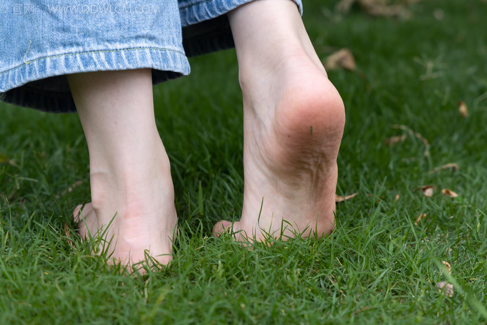 图片[64]-物恋传媒 NO.2407 奶糖-帆布鞋、自然穿脏白棉袜、裸足[116P] – 速更版-美库