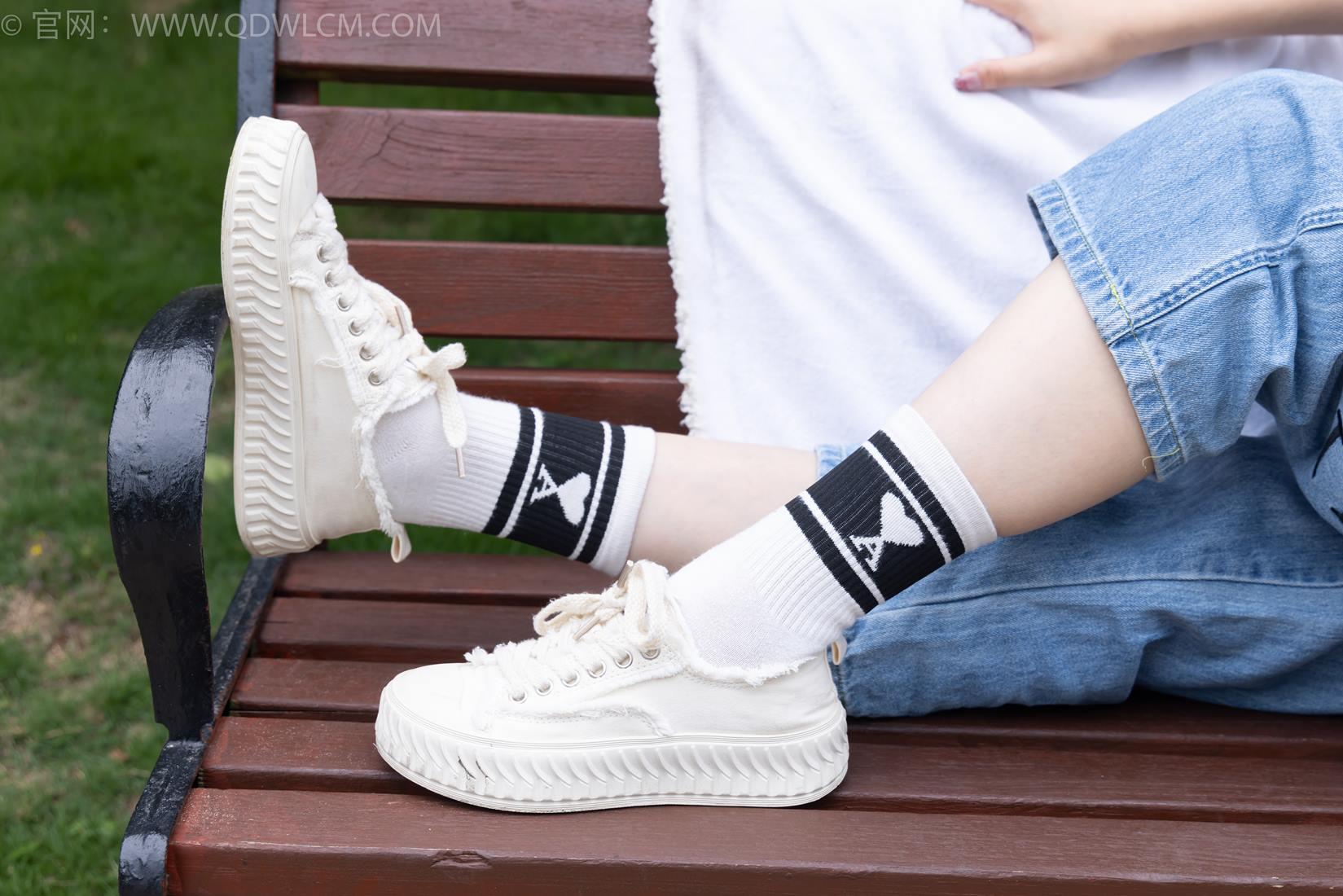 图片[70]-物恋传媒 NO.2407 奶糖-帆布鞋、自然穿脏白棉袜、裸足[116P] – 速更版-美库