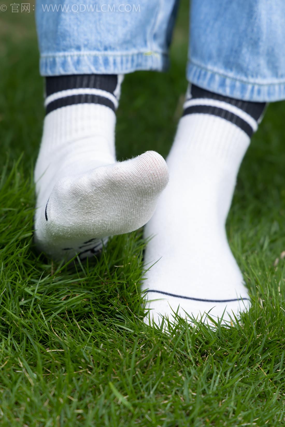 图片[72]-物恋传媒 NO.2407 奶糖-帆布鞋、自然穿脏白棉袜、裸足[116P] – 速更版-美库