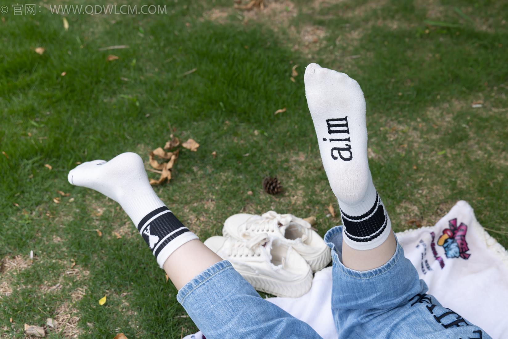 图片[73]-物恋传媒 NO.2407 奶糖-帆布鞋、自然穿脏白棉袜、裸足[116P] – 速更版-美库